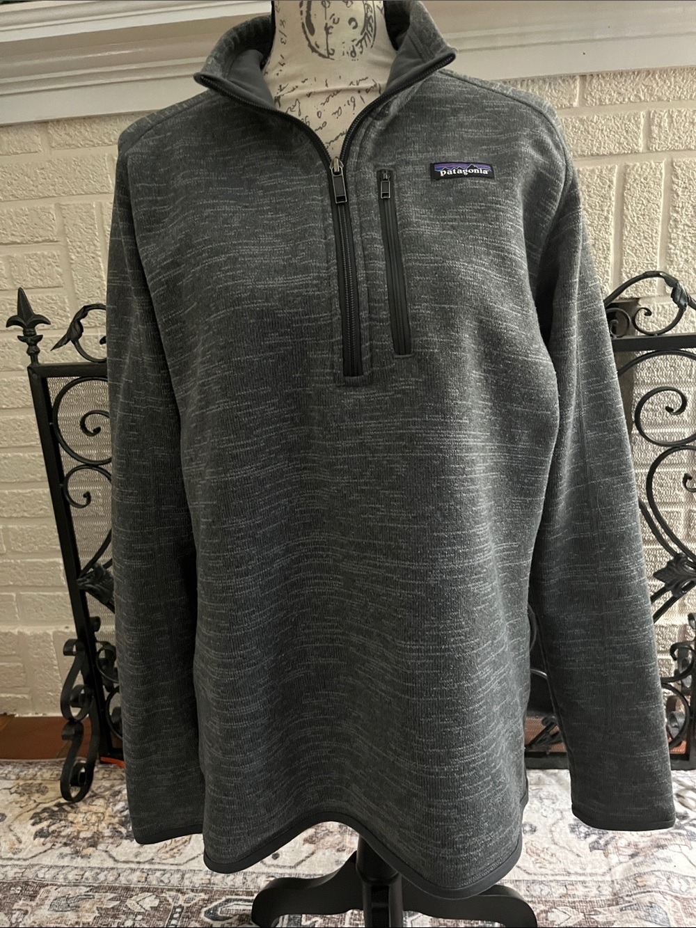 PATAGONIA  Men's Dark Gray Quarter-Zip Pullover Sweater